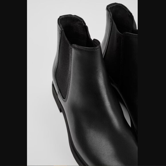 NWOB Camper Iman Black Leather Ankle Boots Size 39 - Picture 3 of 12
